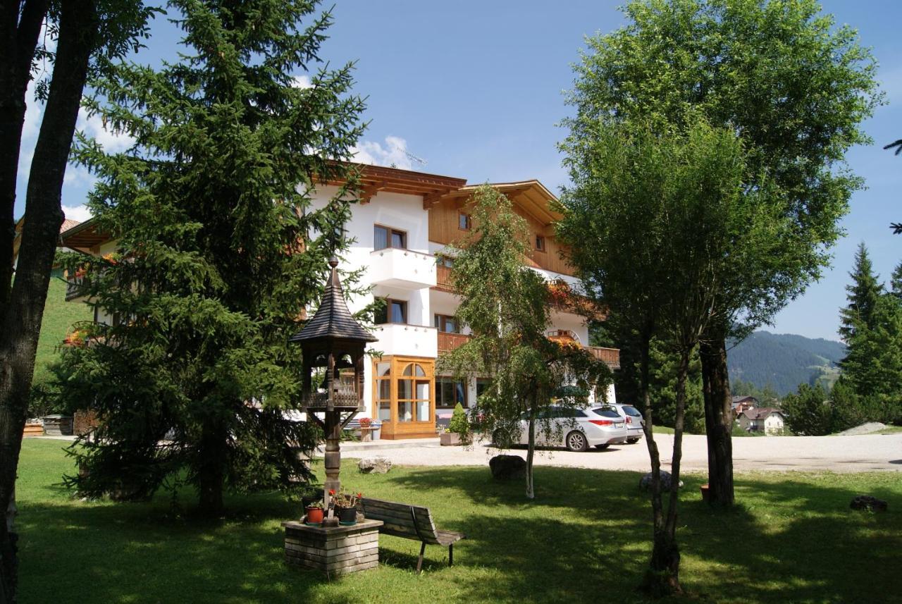 Pension Rungg Badia  Bagian luar foto